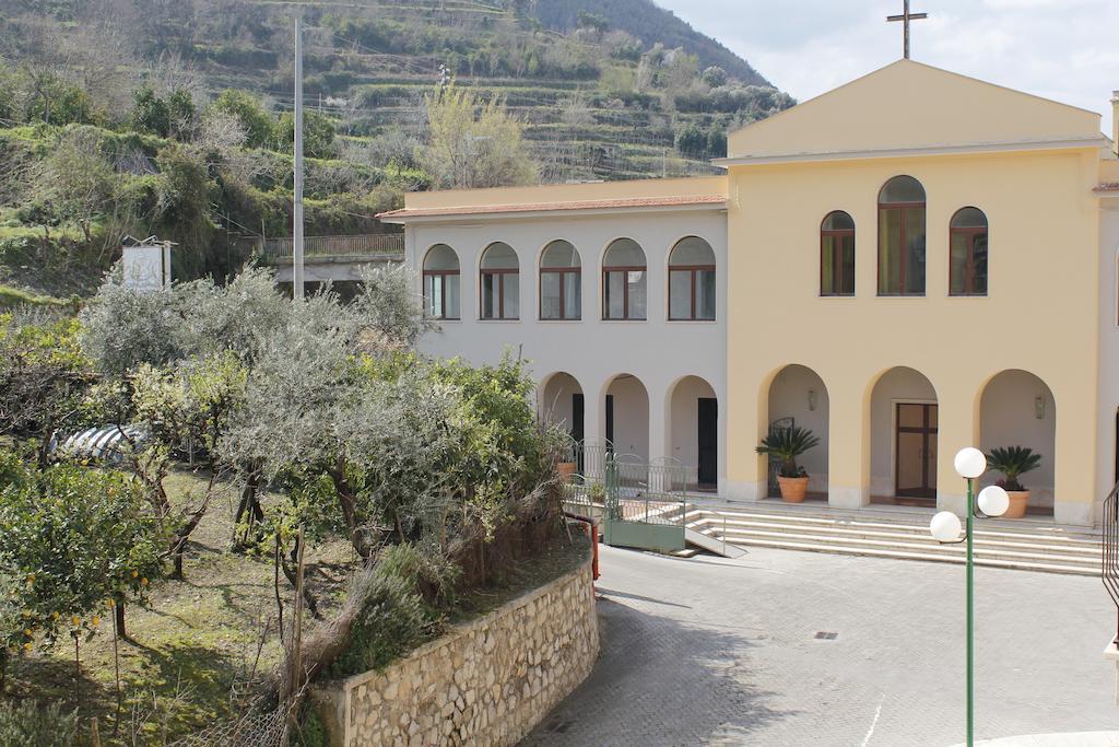 Отель Ancelle Sorrento - Casa D'Accoglienza Кастелламмаре-ди-Стабия Экстерьер фото